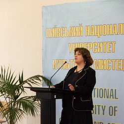 Олена Георгіївна Зайченко на конференції « Сучасні проблеми музейної та пам'яткоохоронної діяльності », 12 квітня 2017 р.