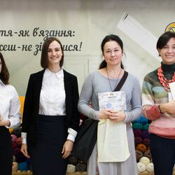 Наталія Дмитренко з організаторами виставки « Тепла осінь », 29.10.2016 р.
