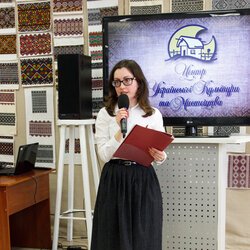 Ольга Музиченко на відкритті виставки «Ірина Свйонтек. Життя присвячене мистецтву», 18 травня 2017 року