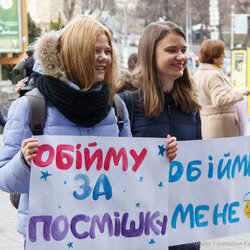 Анастасія та Марта Долеско на святкуванні Дня Щастя на Хрещатику, 20 березня 2017 р.