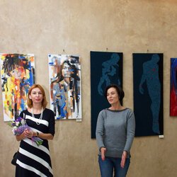 Світлана Долеско та Ірина Бендеровська на відкритті виставки «Ukrainian art is the Best», 1.11.2016 р.
