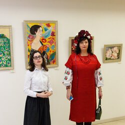 Ірина Данішевська та Ольга Музиченко на відкритті виставки «Любити Життя», 10.02.2017 р.