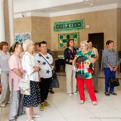 Екскурсія виставкою «Україна зоряної мови, Україна Божого Буття», 12 вересня 2017 р.