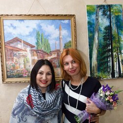 Інна Селантьєва та Ірина Бендеровська на відкритті виставки «Ukrainian art is the Best», 1.11.2016 р.