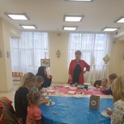 Фото з майстер-класу із писанкарства (гусяче яйце) від Олесі Токарської