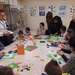 Фото з майстер-класу зі створення новорічної листівки