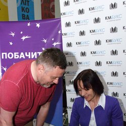 Автограф-сесія Аліни Акуленко, Книжковий Арсенал, 19 травня 2017 р.