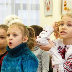 Фото з презентації дитячих новорічних книжок. Видавництво «Братське»