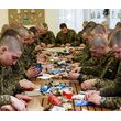 І країну захищати і свято святкувати)))