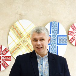 Олег Крець на відкритті виставки «Сонячний Великдень-2017», 8 квітня 2017 року