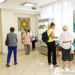 Екскурсія виставкою «Україна зоряної мови, Україна Божого Буття», 12 вересня 2017 р.