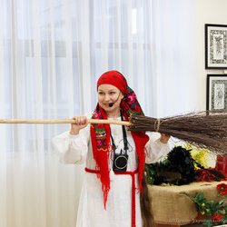 Лада Лузіна на відкритті виставки «Чарівні художники Києва та України», 21 червня 2017 р.