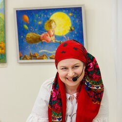Лада Лузіна на відкритті виставки «Чарівні художники Києва та України», 21 червня 2017 р.
