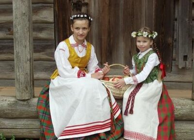 Відкриття проекту «Литовська національна спадщина. Традиційне мистецтва костюму»